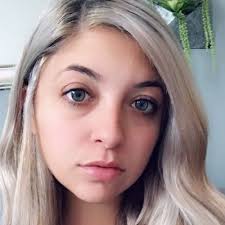 Amanda Allison (@ahodgee)