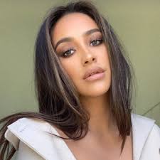 Dailyshaym is your #1 tumblr source for all things shay mitchell, best known for her role as emily fields in abc family's pretty little liars. Shay Mitchell Shaymitch Twitter