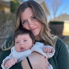 I have a foot injury/doctor referral question, please be kind: Which type  of medical professional do I look for to address a running- specific foot  injury? My daughter is a senior and