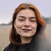 Sarah Gendron's Instagram, Twitter & Facebook