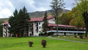 Nacionalni park sutjeska nosi titulu najstarijeg nacionalnog parka u bosni u hercegovini. The National Park Sutjeska Tourist Organization Of Foca