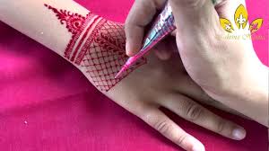 Yuk intip 60+ gambar henna tangan yang cantik yang bisa kamu tiru berikut ini. Henna Tangan Untuk Pengantin Youtube