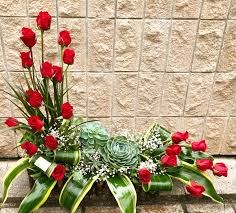 Rosas Rojasy Lirios Llamanos Al 23339008 De Floralesbelmont Floristeri Arranjos De Flores Simples Arranjos Florais Contemporaneos Grandes Arranjos De Flores