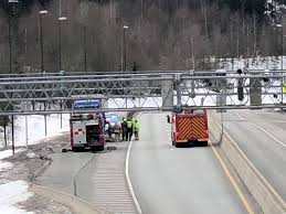 Oslofjordtunnelen er en undersjøisk veitunnel i mellom buskerud og. Oslofjordtunnelen Politi Diesel Lekkasje I Oslofjordtunnelen Var Stengt I Begge Retninger