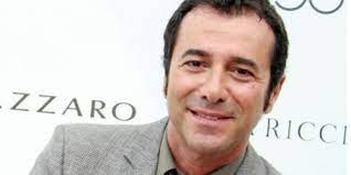 Puis, en pleine guerre d'algérie, ses parents décident de quitter le. Who Is Bernard Montiel Dating Bernard Montiel Partner Spouse