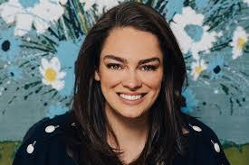 Jennifer Romanelli's Instagram, Twitter & Facebook