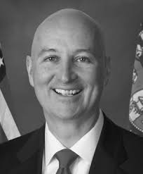 Restaurant has until May to change its color