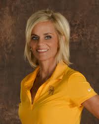 Ncaa kadın basketbol tarihinde oyuncu, yardımcı antrenör ve baş antrenör olarak ulusal şampiyonluk kazanan ilk kişidir. Baylor Lady Bears Coach Kim Mulkey Tests Positive For Covid 19 Wate 6 On Your Side