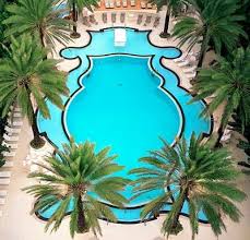 The Raleigh Miami Has The Most Beautiful Swimming Pool In The World I Try To Go At Least Once A Year Raleigh Hotels Raleigh Hotel Miami Beautiful Hotels