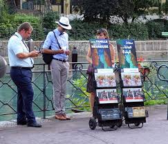Il faut dire qu'en france la majorité est à 18 ans. Coronavirus Pas De Porte A Porte Pour Les Temoins De Jehovah Portugal En Francais