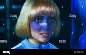 USA. AnnaSophia Robb in a scene from (C)Warner Bros film: Charlie and the  Chocolate Factory (2005) . Plot: A young boy wins a tour through the most  magnificent chocolate factory in the