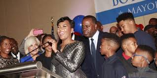 The past year of keisha lance bottoms' life has been, to borrow one of the atlanta mayor's favorite euphemisms, interesting. Keisha Lance Bottoms Sworn In As Atlanta Mayor 90 1 Fm Wabe