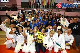 Hari sukan negara peringkat negeri terengganu berlangsung di dataran batu buruk hari ini 8hb oktober 2016 anjuran kerajaan negeri bersama kementerian belia dan sukan. Juara Lima Kali Berturut Turut Harian Metro