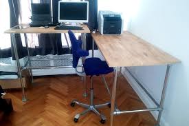 Remember the triangular back that will fill out the corner section. 17 Diy Corner Desk Ideas To Build For Small Office Spaces Simplified Building