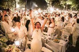 Подари си и ти преживяване: Le Diner En Blanc The World S Largest All White Dinner Party