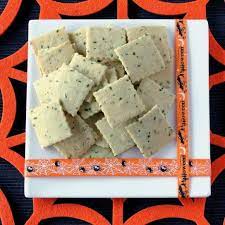 Sour Cream And Chive Crackers Egg Free Low Carb So Simple Gluten Free Sugar Free Recipes With 5 Ingredients Or Less Recipe Cream Crackers Sugar Free Recipes Low Carb Crackers