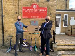 MyLondonHomeSW1 على X: "A delivery of laptops