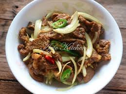 (4) goreng halia sampai garing dan angkat. Daging Goreng Yang Sangat Sedap Azie Kitchen