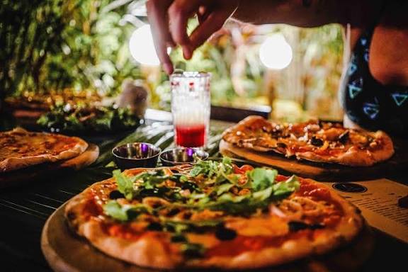 Wigwam Cocktails Patnem Pizza and DJ Nights