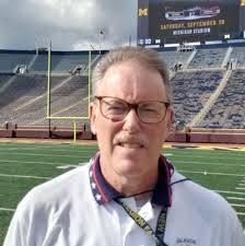 ArmyWP_Football junior Cole Mabry from @iowacity, IA explains his "Apache"  position