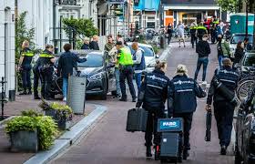 De vries is zwaargewond afgevoerd naar het ziekenhuis. Urgfbkzuzt7kvm