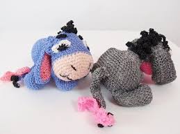 Cocuklarin Gozdesi Olan Amigurumi Essek Oyuncak Kadinlarin Evlerinde Uygulayabildikleri Oyuncak Modelleri Arasind Gokkusagi Orgu Lastik Orgu El Tezgahinda Orgu