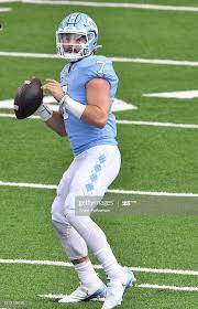 Sam Howell Of The North Carolina Tar Heels Drops Back To Pass Against North Carolina Tar Heels Heel Drop Tar Heels