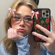 Lauren Nicole Jones (@hey_its_laurenn)