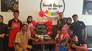 Waktu doa hari ini di sungai petani akan bermula pada 05:29 (matahari terbit) dan selesai di 20:46 (isyak). Secret Recipe Malaysia On Twitter Update Pakcik Razif Got To Celebrate His Wife Cik Pah S Birthday With A Cake Guys Thanks To All Of Our Twitter Fans For Your Help Spread