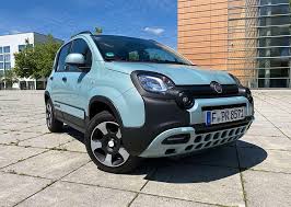 Wybierz swój silnik i ciesz się z jazdy twoją nową pandą city cross: Fiat Panda Cross Hybrid Mit Elektrifiziertem Dreizylinder Im Test Motormobiles