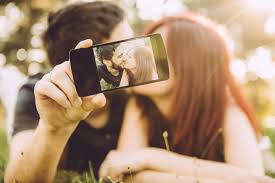 Pärchenfoto als Profilbild? Das sagt es über eure Liebe | BRIGITTE.de