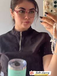 Entre clases, clientas y creatividad, nuestra técnica vive el mundo de las  uñas al máximo. Después de impartir un curso lleno de aprendizaje y  talento, ¡cerró su jornada grabando contenido ...