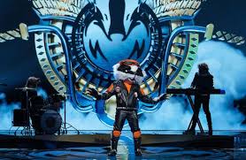 Viewers were treated to brilliant performances from viking, badger, bush baby, robin, dragon. The Masked Singer Badger S Fate Sealed As Difficult Clues Lead Him To Victory Tv Radio Showbiz Tv Express Co Uk
