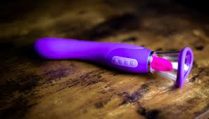 4 Sex Toys That Will Actually Lick Your Pussy (And Lick It Right) — Love,  Emma