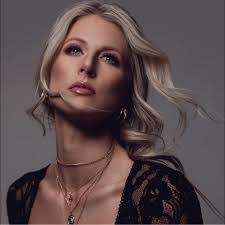 Michelle Banbury's Instagram, Twitter & Facebook