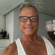 Raymond Redfern's Instagram, Twitter & Facebook