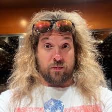 Aaron Hassell (@Strawhatdad_)