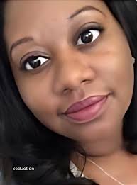 Lipstick and lip balm all in one moisturizing great color payout cruelty  free gluten free vegan