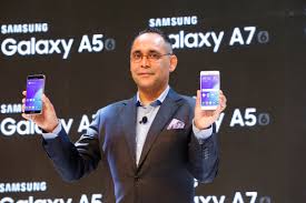 Samsung galaxy a7 (2016) full specs, features, reviews, bd price, showrooms in bangladesh. Samsung Reinvigorates Style Quotient For Smartphones With The All New Glass And Metal Design Galaxy A7 2016 And Galaxy A5 2016 Samsung Newsroom India