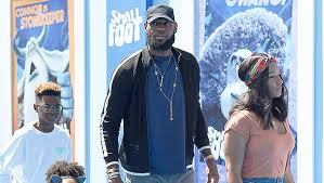 On september 14, 2013, lebron and savannah officially tied the knot at the capella chape. Lebron James Has A Family Dance Party Daughter Zhuri 5 Steals The Show Flipboard