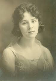 Dorothy Hallett's Instagram, Twitter & Facebook