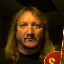 It's my birthday! My wish is for everyone to be healthy and happy. Big  birthday hugs and kisses to everyone! 🤗😘🥰♥️🥂