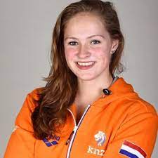 Inspired by watch she saw, zijderveld decided to take on swimming for real. Chantalle Zijderveld