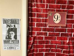 Paper plates, napkins, paper cups, and other themed party essentials will add some harry potter magic to your child's party. Harry Potter Birthday Party Ideas Buggy And Buddy