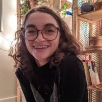 Kelly Summerlin's Instagram, Twitter & Facebook