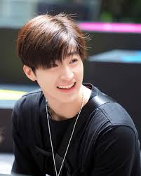 𝟶𝟻. ʙᴇʜɪɴᴅ ɪɴ ᴛʜᴇ ᴍᴀsᴋ