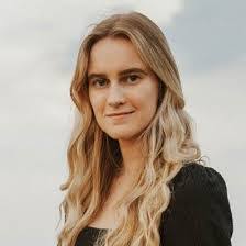 Lauren Eldridge's Instagram, Twitter & Facebook