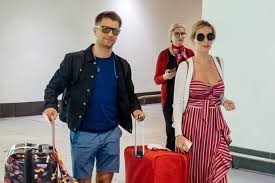 The host of the popular channel 4 show, whose final episode is set. Pregnant Rachel Riley Flashes Wedding Ring As She Arrives Home From Las Vegas With Pasha Mirror Online