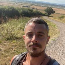 My mental acrobatics have drained me. I'm rebuilding a cage as the first  one was a disaster! I'll be putting metal poles in the hollow stakes as per  the photo and then