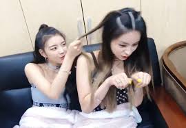 From dreamworks' popular animated movie, how to train your dragon 3. Itzy Is Life Ph How To Train Your Dragon Yeji Is Facebook